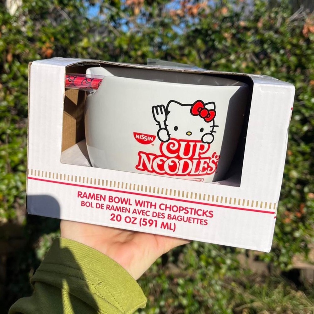 hello kitty cup noodle bowl and chopstick set
